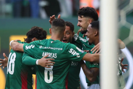 Série A: Palmeiras dispara na liderança, Bahia vence clássico e Chapecoense bate São Paulo
