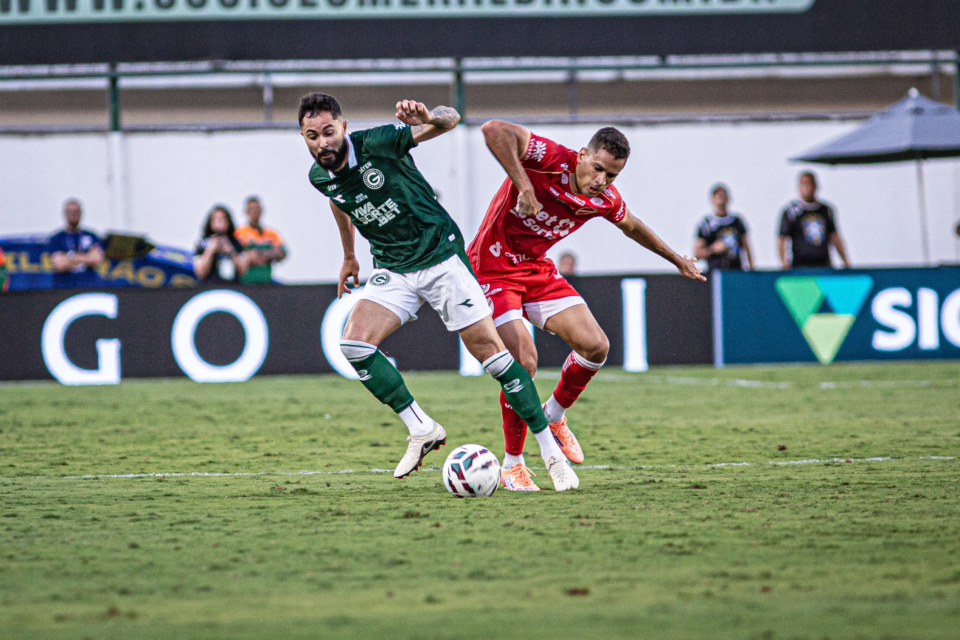 Goiás sobe, Vila Nova mantém o G-4 e Série B esquenta na reta final