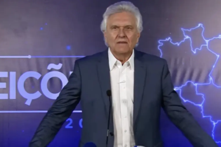Caiado diz que Flávio e Lula deveriam ter registros cassados por ausência no debate
