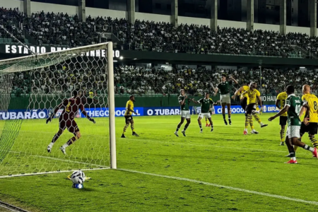 Lucas Rodrigues marca no retorno e Goiás sobe na tabela da Série B