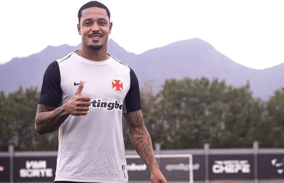 David Corrêa, jogador do Vasco, é alvo de operação policial