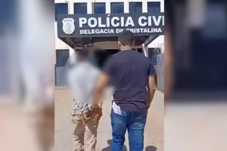 Crianças de 3 e 5 anos mordem o pai para impedir que ele agrida a mã em Cristalina, e ele acaba preso (Foto: Polícia Civil)