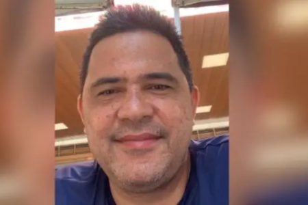 Fábio Alves Barbosa aparece sozinho em fotografia