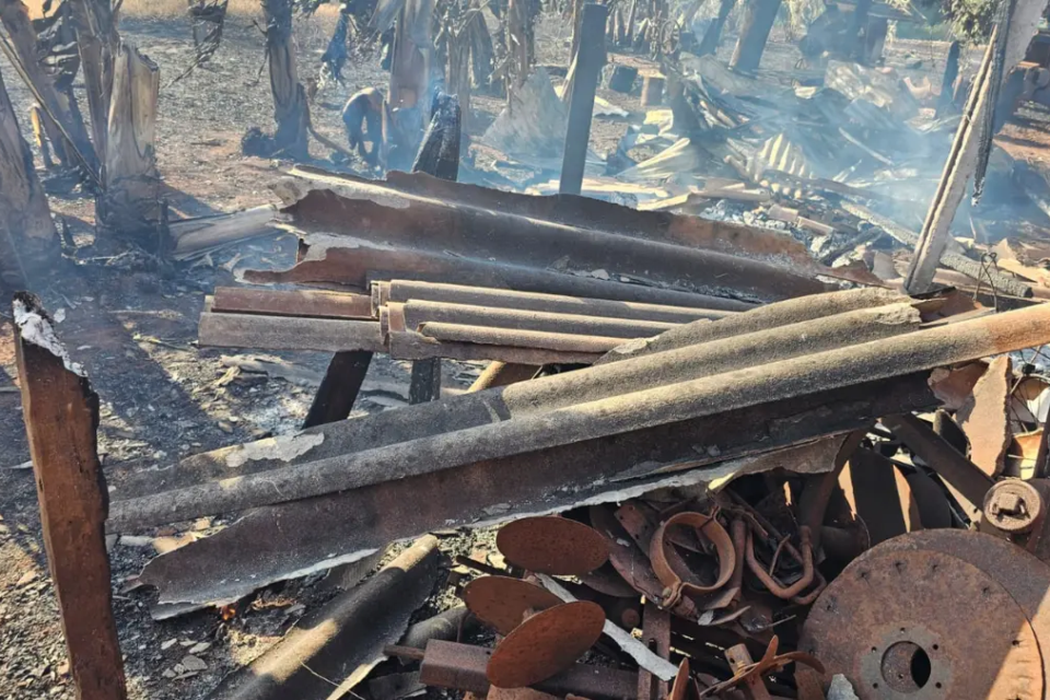 Incêndio destruiu estruturas e plantação de banana - (Foto: reprodução/GCM)