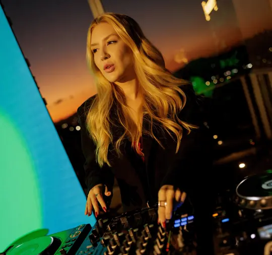 dj roberta leão