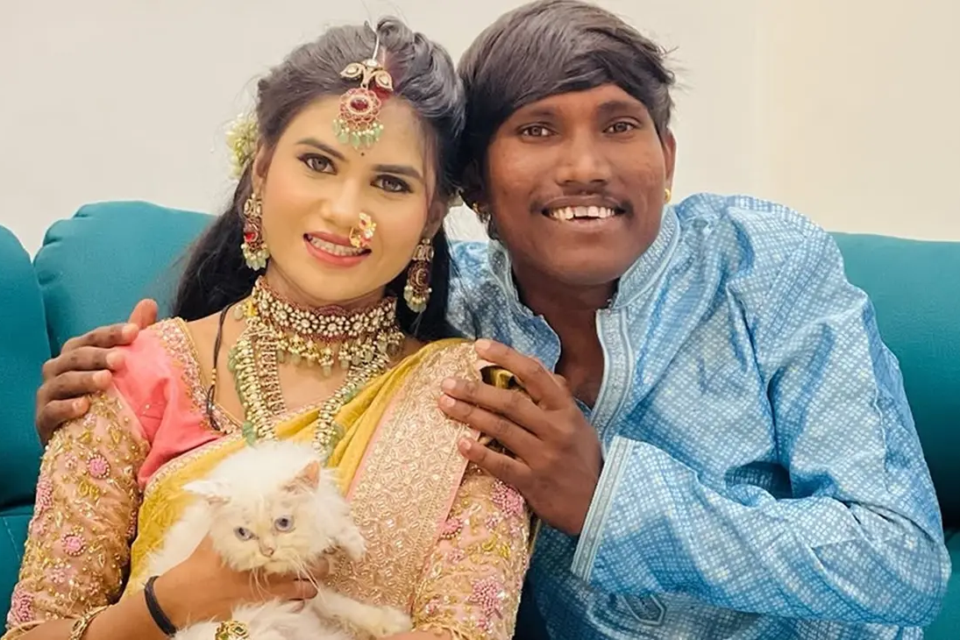 Após se casar com a prima, homem mais bonito da Índia vai ser pai fotos O galã Suraj Chavan anunciou que Sanjana espera o primeiro herdeiro