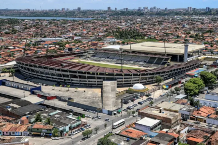 estadio-rei-pele-completa-53-anos-com-um-pe-no-passado-e-outro-no-futuro