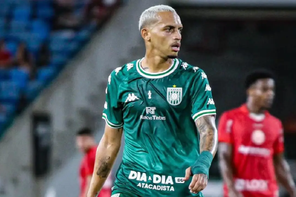 Felipe Clemente atacante do Gama reforça o Goiás