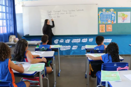 Grevistas da Educação de Goiânia podem ter ponto cortado