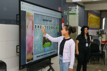Prefeitura de Goiânia compra 1,1 mil lousas eletrônicas para as escolas municipais (Foto: Prefeitura de Goiânia)