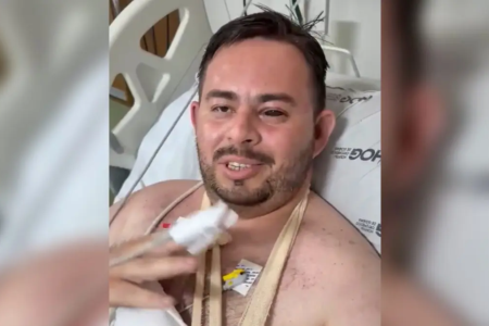 Vigário da Paróquia Nossa Senhora da Penha, em Jaraguá, o padre Wailton Coelho de Faria, de 33 anos, tranquilizou os fiéis nesta semana após sobreviver a um acidente de carro na GO-080, na madrugada de sábado (14). Em vídeo, ele disse que "Nossa Senhora me protegeu mais uma vez, esteve comigo e agora é recuperar com a graça de Deus". Wailton deixou a Unidade de Terapia Intensiva (UTI) na terça-feira (18) e seguiu para o quarto do Hospital Ortopédico de Goiânia. Nesta quarta-feira (19), ele recebeu alta para se recuperar na residência da família, conforme nota da Paróquia Nossa Senhora da Penha. "A Paróquia agradece as manifestações de carinho e solidariedade e convida toda a comunidade a permanecer unida em oração pelo pronto restabelecimento do Pe. Wailton", diz trecho do texto. O acidente ocorreu quando ele retornava de alguns dias de descanso na região de Petrolina de Goiás. Conforme apurado, o carro em que ele estava saiu da pista e capotou. Nota completa da Paróquia: "A Paróquia Nossa Senhora da Penha, em Jaraguá, informa que o Pe. Wailton Coelho de Faria, vigário paroquial, sofreu um acidente de trânsito no último sábado, 15 de agosto, quando retornava de alguns dias de descanso. Em decorrência do acidente, Pe. Wailton permaneceu hospitalizado em Goiânia até o dia 18/08/26, consciente e sob acompanhamento médico, seguindo os cuidados necessários para a sua recuperação. Hoje, dia 19 de agosto, o Padre se encontra em recuperação na residência da família. A Paróquia agradece as manifestações de carinho e solidariedade e convida toda a comunidade a permanecer unida em oração pelo pronto restabelecimento do Pe. Wailton. Novas informações serão comunicadas oportunamente, caso necessário." Pe. Fábio Aparecido Barbosa Pároco da Paróquia Nossa Senhora da Penha