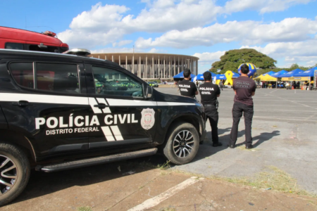 Homem é preso por racismo em perfil da Polícia Civil do DF em rede social Investigado já tinha sido indiciado em junho por outro caso