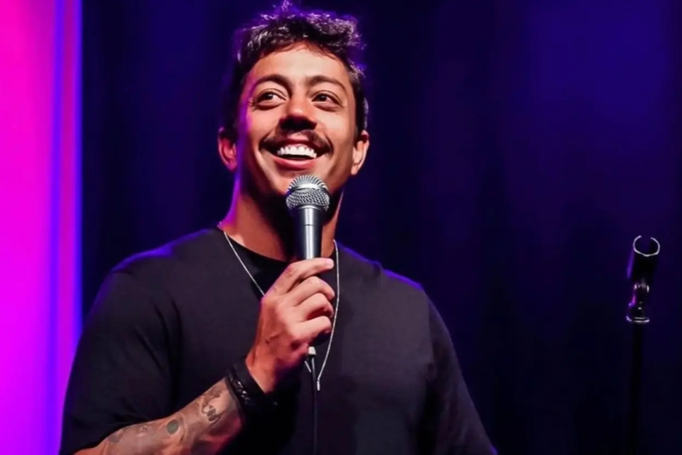 Renato Albani apresenta novo show em Goiânia