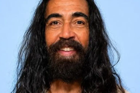 Candidato a suplente de senador no Piauí é intimado a trocar foto de Jesus na urna Dilcon Afonso usou caracterização de Cristo no registro