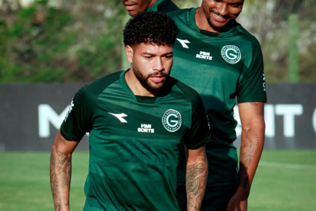 Filipe Machado, volante do Goiás