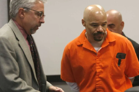 Homem no corredor da morte é libertado depois de 41 anos; saiba o motivo Novo julgamento de Douglas Stewart está marcado para 2027