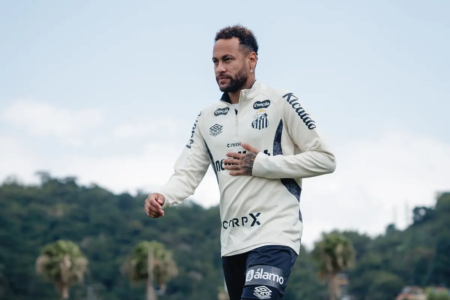 Neymar no CT do Santos