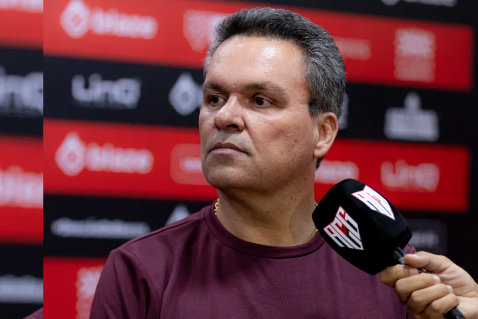 Adson diz que Atlético "chegou" para buscar o acesso após vitória sobre Ceará