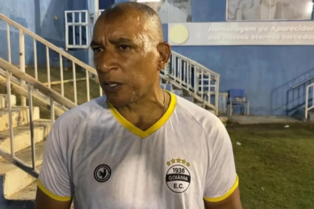 Goiânia demite técnico Hemerson Maria