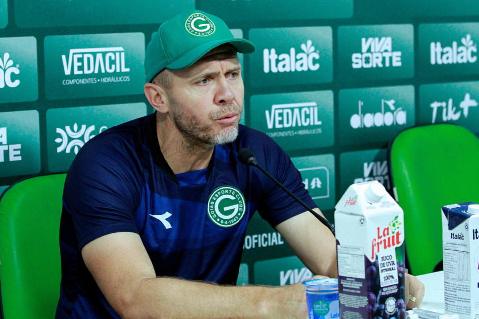 Mozart admite desconfiança sobre Goiás, mas aposta em reação na Série B