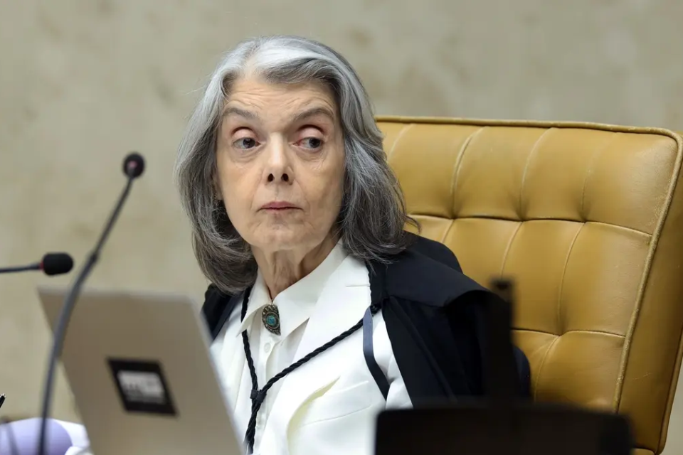4 a 4: Cármen Lúcia segue Fachin e vota para analisar casos Moraes e Mendonça separados