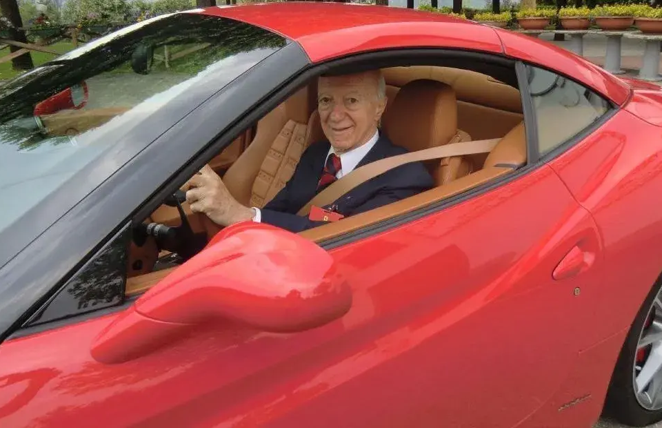 carsughi_ferrari-e1789044073460