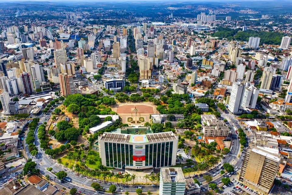 Vista aérea da Praça Cívica, no centro de Goiânia, área onde foi lançada a pedra fundamental da capital em 1933 (Foto: Governo de Goiás)