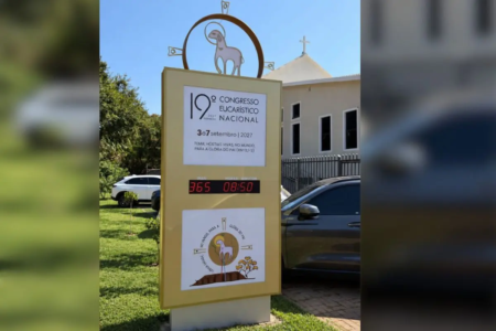 Paróquia na Vila Itatiaia inaugura neste domingo (6) relógio que marca a contagem regressiva para o Congresso Eucarístico de 2027 (Foto: Divulgação)