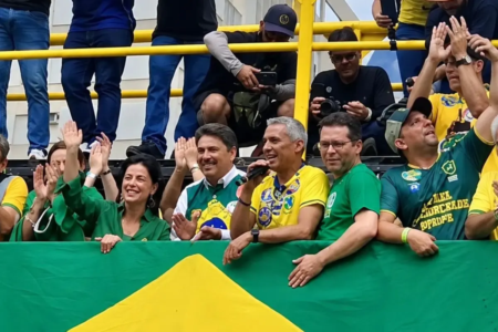 Wilder Morais, Gustavo Gayer e Ana Paula Rezende no ato de direita em 7 de setembro em Goiânia (Foto: Divulgação)