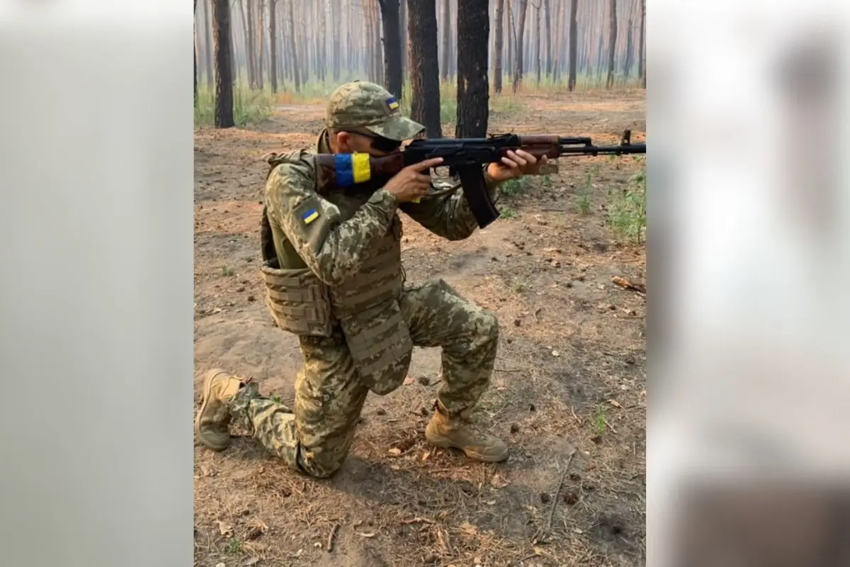 Gabriel Rezende, de Inhumas, compartilhava a rotina de treinamentos militares na guerra da Ucrânia (Foto: redes sociais)