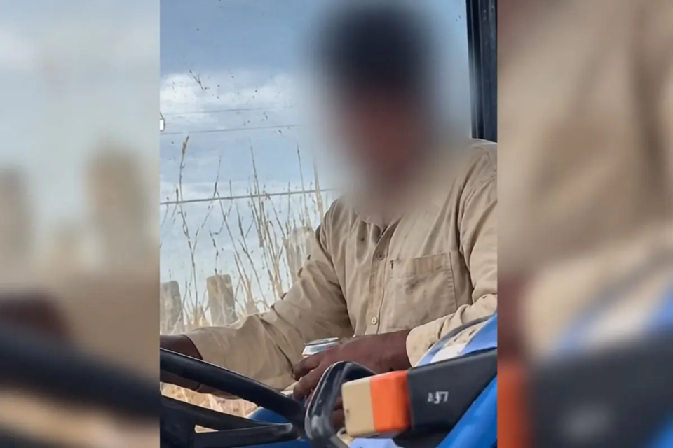 Servidor concursado é afastado após vídeo bebendo em trator da Prefeitura de Catalão (Foto: Reprodução)