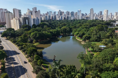 O Lago das Rosas é o mais antigo de Goiânia, fundado em 1941, após o intenso plantio do roseiral que começou em 1930 (Foto: GoiâniaTur)