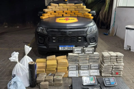 Por meio do disque denúncia, a Rotam apreendeu 200kg de drogas em Goiânia (Foto: Rotam)