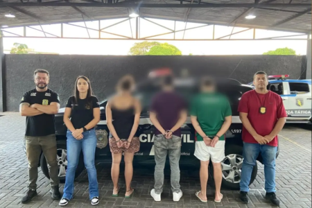 Três jovens foram presos por lançar bomba caseira em bar de Goiânia e ferir clientes (Foto: Polícia Civil)