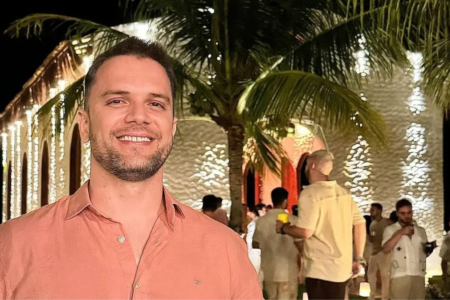 Iran Peixoto aparece sorrindo em uma foto