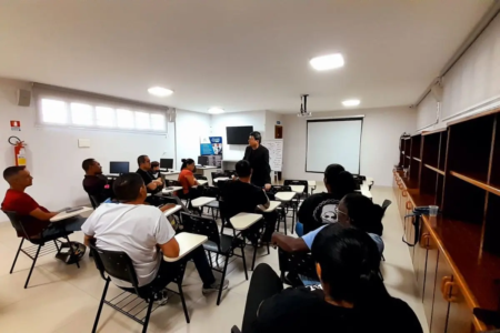 Pela primeira vez, o Iafas oferece o curso Introdução à IA Generativa, uma capacitação gratuita que ensina conceitos básicos da tecnologia e maneiras de utilizá-la no dia a dia (Foto: Iafas)