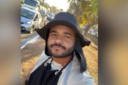 Henderson Batista, de 30 anos, durante a rotina de trabalho em Goiânia