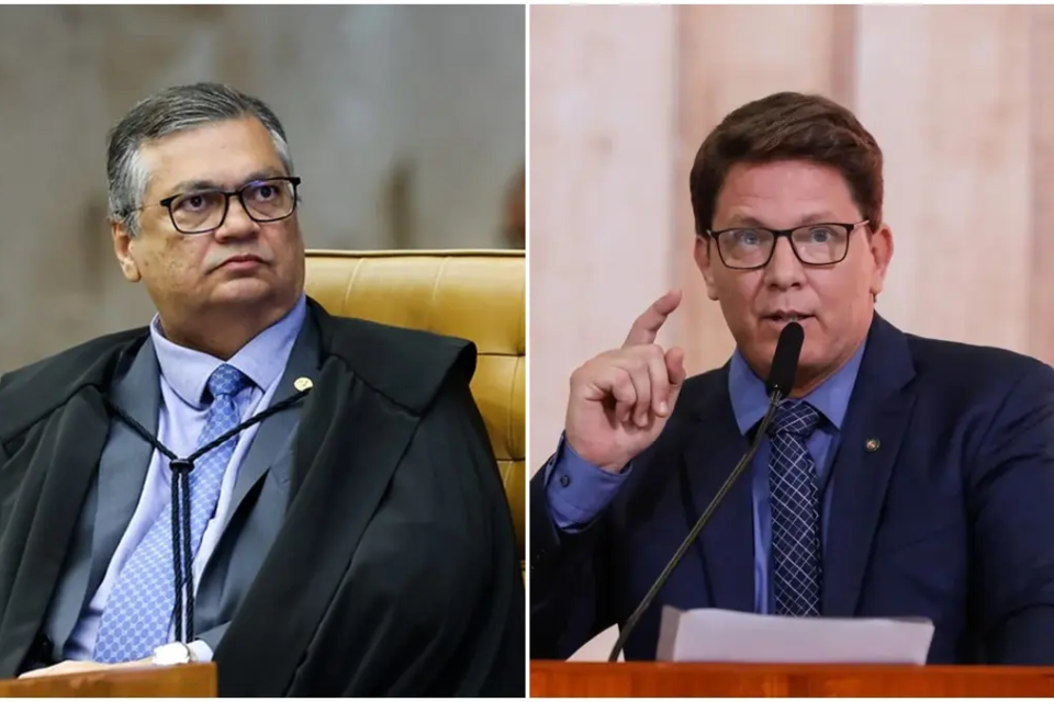Flávio Dino proíbe Mário Frias de deixar o país