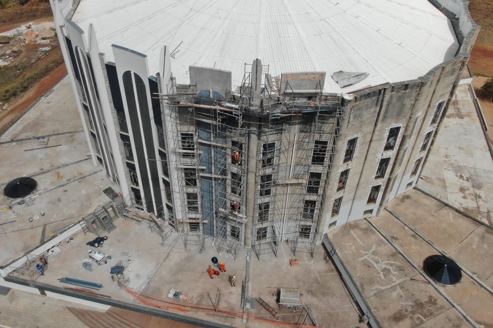 Vista aéra do local do resgate no prédio da Catedral de Luziânia (Foto)