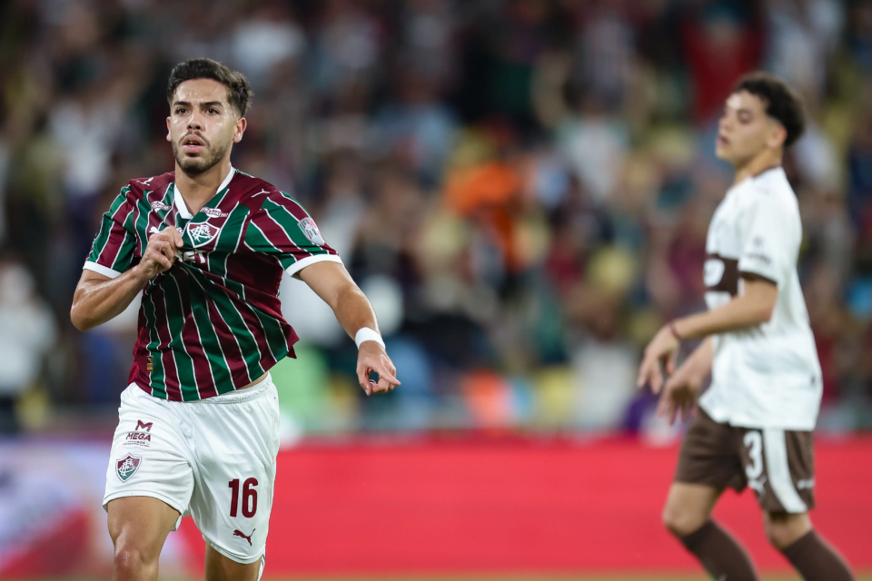 Fluminense vence o Platense por 2x0