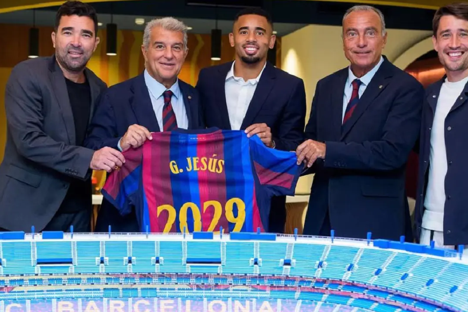 Gabriel Jesus confirmado pelo Barcelona 