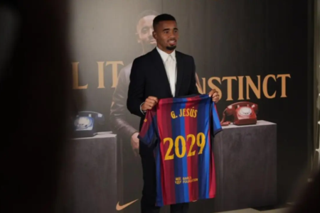 Gabriel Jesus é oficializado pelo Barcelona