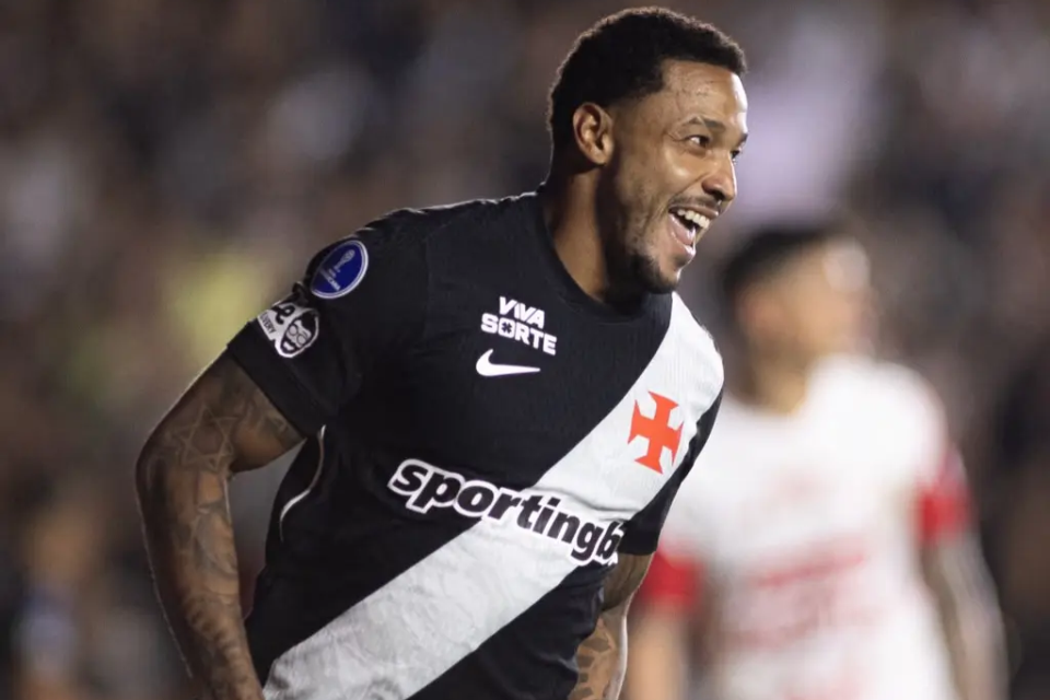 David comemora gol do Vasco