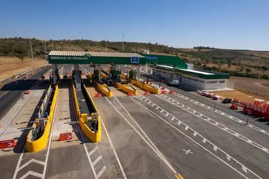 Praça de pedágio da BR-153 integra o sistema concedido à Ecovias do Araguaia em Goiás (Foto: Ecovias do Araguaia)