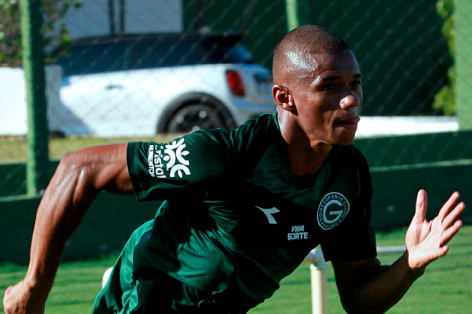 Juninho deve ser titular contra o Avaí