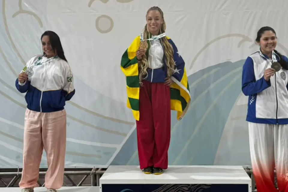Liandra Guedes no pódio 