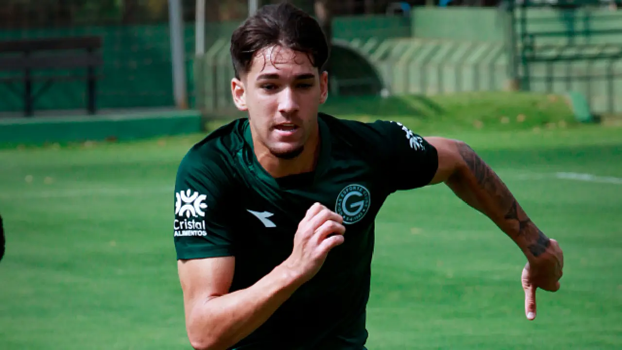 Lucas Rodrigues se apresenta na Seleção Brasileira e vira desfalque no Goiás