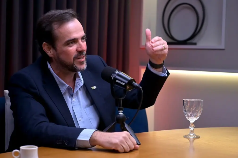 Sabatina Mais Goiás: Mendanha projeta 'resgate do Brasil', rebate ligação com AparecidaPrev e defende 'senado dos vereadores'