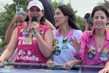 Michelle Bolsonaro e Ana Paula fazem carreata no Entorno