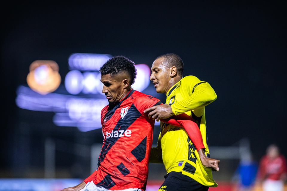 Atlético domina o primeiro tempo, mas não consegue marcar